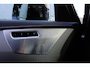 Volvo XC90 2.0 T8 Recharge AWD R-Design | SOH 92% | Luchtvering Voor En Achter Met FOUR-C Settings | Parkeerverwarming Met Timer | Head-Up Display | Gelamineerde Zijruiten En Achterruit | Elektrisch Glazen Schuif-/Kanteldak | Bowers & Wilkins Audiosysteem | Achterbank Verwarmd | Keyless Entry | Keyless Start |