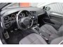 Volkswagen Golf 1.2 TSI R-line Stoelverwarming, Trekhaak, Cruise control, Carplay