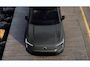 Volvo EX90 Twin Motor Ultra Executive Edition 7p. 106 kWh | 800 V | Bowers & Wilkins | Soft Close Deuren | Luchtvering | 22" | Elektrochromatisch panoramadak | Massage | HD Pixel Led | Gelamineerd Glas | Head-up Dislpay | Elektrisch verstelbare stuurkolom |
