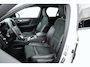Volvo XC40 2.0 B4 R-Design | Rijklaar! | Elek. Trekhaak | Pilot Assist | H&K Audio | Camera | Stoel- Stuurverw. | NAV + CarPlay