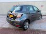 Toyota Yaris 1.0 VVT-i | Comfort Grey Edition|1E EIG |NW APK|LUXE AIRCO|WEINIG KM|ALL SEASON|E-PKKT|