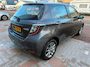 Toyota Yaris 1.0 VVT-i | Comfort Grey Edition|1E EIG |NW APK|LUXE AIRCO|WEINIG KM|ALL SEASON|E-PKKT|