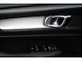 Volvo XC40 2.0 T4 Momentum Camera/Stoelverwarming/Parkeersensor v,a/Line assist