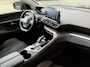 Peugeot 3008 130 Pk Automaat Benzine * Zeer Compleet * * Trekhaak * Navigatie * Adaptive Cruise Control * Keyless Start Button * Camera  bij Achteruitrijden * Apple Carplay Android Auto * L.M. Velgen * Verkeersbordherkenning * Vingerhoets; Vierde Generatie Eersteklas Service. Al meer dan 100 jaar een begrip in de Brabantse Kempen