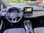 Toyota Corolla Touring Sports 1.8 Hybrid Dynamic two-tone, trekhaak, all weather banden, achteruitrijcamera, navigatie, enz.