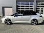 Toyota Corolla Touring Sports 1.8 Hybrid Dynamic two-tone, trekhaak, all weather banden, achteruitrijcamera, navigatie, enz.