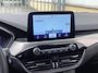 Ford Kuga 2.5 PHEV 225 pk Titanium Winter Pack - Draadloos opladen telefoon Origineel NL auto met weinig km.