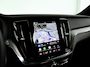 Volvo V60 T8 Plug-in hybrid AWD Plus Dark | SOH 100% | Panoramadak | 360° camera | Head-up display | Harman Kardon | Stoel- en stuurverwarming | Trekhaak