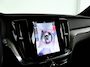 Volvo V60 T8 Plug-in hybrid AWD Plus Dark | SOH 100% | Panoramadak | 360° camera | Head-up display | Harman Kardon | Stoel- en stuurverwarming | Trekhaak