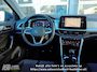 Volkswagen T-Roc 1.0 TSI Life | Carplay | Trekhaak | ACC | DAB | Sensoren V + A +Camera | Stoelverwarming
