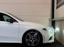 Mercedes-Benz A-klasse 200 AMG Pano, Cruise Control, Multibeam, Sfeerverlichting, Elek Stoelen, Achteruitrijcamera, Keyless, Airco