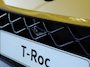 Volkswagen T-Roc R-Line First Edition 1.5 eTSI 150 PK | LED Matrix | Panoramadak | Trekhaak | Black Style | Electrische achterklep |
