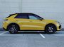 Volkswagen T-Roc R-Line First Edition 1.5 eTSI 150 PK | LED Matrix | Panoramadak | Trekhaak | Black Style | Electrische achterklep |