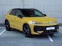 Volkswagen T-Roc R-Line First Edition 1.5 eTSI 150 PK | LED Matrix | Panoramadak | Trekhaak | Black Style | Electrische achterklep |