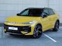 Volkswagen T-Roc R-Line First Edition 1.5 eTSI 150 PK | LED Matrix | Panoramadak | Trekhaak | Black Style | Electrische achterklep |