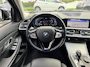 BMW 3-Serie 330e Sport Line | Business Professional | Live Cockpit | Stoelverwarming | Alarm | 19 inch