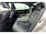 Toyota Camry 2.5 Hybrid Premium / JBL Audio / Stoelverwarming / Heads-Up Display / Camera / Parkeersensoren v&a / Bediening Achterin / Zonneschermen Achterin /