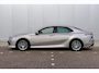 Toyota Camry 2.5 Hybrid Premium / JBL Audio / Stoelverwarming / Heads-Up Display / Camera / Parkeersensoren v&a / Bediening Achterin / Zonneschermen Achterin /
