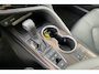 Toyota Camry 2.5 Hybrid Premium / JBL Audio / Stoelverwarming / Heads-Up Display / Camera / Parkeersensoren v&a / Bediening Achterin / Zonneschermen Achterin /
