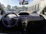 Toyota Yaris 1.3 VVTi Comfort NL-AUTO 1E EIGENAAR TREKHAAK ALL-SEASON AIRCO