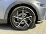 Hyundai Ioniq 5 Connect 77.4 kWh / SOH 100% / Fabrieksgarantie tot 04-2028 / Dealer onderhouden / CCS snelladen / WLTP bereik 507 km bereik stad 710 km / Stuur- Stoel & Achterbank verwarming / Trekgewicht 1600 kg / Achteruitrijcamera / Adaptief cruise control /