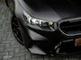BMW M5 5-serie Limousine G90 / B&W Audio / Frozen / M-Carbon / Pano / HUD / Iconic Glow