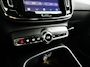 Volvo XC40 B4 Plus Dark | Parkeercamera | Stoel- en Stuurverwarming | Harman Kardon | Trekhaak