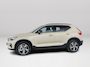 Volvo XC40 B4 Plus Dark | Parkeercamera | Stoel- en Stuurverwarming | Harman Kardon | Trekhaak