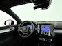 Volvo XC40 B4 Plus Dark | Parkeercamera | Stoel- en Stuurverwarming | Harman Kardon | Trekhaak