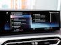 BMW 3-Serie Touring 330e M-Sport Brooklyn Grau | Pano | Leder | Head-Up | Camera | Carplay | Digital Dash | Cognac Leder | Led | Trekhaak | Android Auto | Stoelverwarming | Cruisecontrol | Lane Assist | Draadloos Opladen | F1 Flippers | Dealer Onderhouden