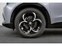 Alfa Romeo Junior 1.2 Turbo Hybrid Ibrida Ti | Navigatie | Parkeersensoren | Camera | Apple carplay/Android Auto | LMV 18" | Tecno Pack | Two-Tone lak |