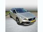 Volvo V40 Cross Country 1.5 T3 Polar+ Luxury | Panoramadak | Harman Kardon Audio | Parkeerverwarming | Achteruitrijcamera | Parkeerassistent | Keyless Entry | Lederen Bekleding | Stoelverwarming | LED Koplampen | Sensus Navigatie