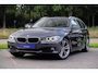 BMW 3-Serie Touring High Executive M-Sport|Automaat|Org. NL NAP|2e Eig.|Trekhaak|LED|Alpine|Top Conditie|Dealer onderhouden