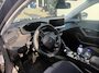 Peugeot e-2008 EV Allure Pack 50 kWh Stoelverwarming | Camera | Climate | Cruise | 17" Lichtmetaal | Carplay | Digitaal Dashboard | Achteruitrijcamera | Airco (automatisch) | Apple Carplay/Android Auto|telefoonintegratie premium