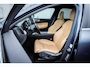 Volvo XC60 2.0 Recharge T8 AWD Inscription | Trekhaak | Panoramadak | Head-up Display | Harman Kardon Audio | 360 Graden Camera | Parkeerassistent | Keyless Entry | Elektrische Achterklep | Stoelverwarming | Cruise Control Adaptief | BLIS | Navigatie | Apple Carplay | Android Auto
