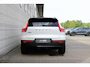 Volvo EX40 Single Motor Extended Range Plus Black Ed. 82 kWh | Apple Carplay & Android Auto | Bestuurdersstoel in hoogte verstelbaar | Buitenspiegels elektrisch inklapbaar | Cruise control adaptief met Stop&Go en stuurhulp |  Dodehoekdetectie met correctie | Hemelbekleding donker | Voorstoelen verwarmd | Warmtepomp