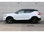 Volvo EX40 Single Motor Extended Range Plus Black Ed. 82 kWh | Apple Carplay & Android Auto | Bestuurdersstoel in hoogte verstelbaar | Buitenspiegels elektrisch inklapbaar | Cruise control adaptief met Stop&Go en stuurhulp |  Dodehoekdetectie met correctie | Hemelbekleding donker | Voorstoelen verwarmd | Warmtepomp