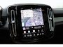 Volvo EX40 Single Motor Extended Range Plus Black Ed. 82 kWh | Apple Carplay & Android Auto | Bestuurdersstoel in hoogte verstelbaar | Buitenspiegels elektrisch inklapbaar | Cruise control adaptief met Stop&Go en stuurhulp |  Dodehoekdetectie met correctie | Hemelbekleding donker | Voorstoelen verwarmd | Warmtepomp