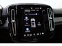 Volvo EX40 Single Motor Extended Range Plus Black Ed. 82 kWh | Apple Carplay & Android Auto | Bestuurdersstoel in hoogte verstelbaar | Buitenspiegels elektrisch inklapbaar | Cruise control adaptief met Stop&Go en stuurhulp |  Dodehoekdetectie met correctie | Hemelbekleding donker | Voorstoelen verwarmd | Warmtepomp