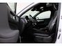 Volvo EX40 Single Motor Extended Range Plus Black Ed. 82 kWh | Apple Carplay & Android Auto | Bestuurdersstoel in hoogte verstelbaar | Buitenspiegels elektrisch inklapbaar | Cruise control adaptief met Stop&Go en stuurhulp |  Dodehoekdetectie met correctie | Hemelbekleding donker | Voorstoelen verwarmd | Warmtepomp
