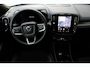 Volvo EX40 Single Motor Extended Range Plus Black Ed. 82 kWh | Apple Carplay & Android Auto | Bestuurdersstoel in hoogte verstelbaar | Buitenspiegels elektrisch inklapbaar | Cruise control adaptief met Stop&Go en stuurhulp |  Dodehoekdetectie met correctie | Hemelbekleding donker | Voorstoelen verwarmd | Warmtepomp