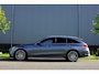 Mercedes-Benz C-klasse Estate 300 AMG Line in nieuwstaat |BTW |Digital Light |Burmester geluid |Panoramadak |Selenietgrijs |19" AMG velgen |1e eigenaar |258 pk |Camera |Cruise |Navi