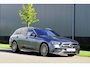 Mercedes-Benz C-klasse Estate 300 AMG Line in nieuwstaat |BTW |Digital Light |Burmester geluid |Panoramadak |Selenietgrijs |19" AMG velgen |1e eigenaar |258 pk |Camera |Cruise |Navi