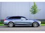 Mercedes-Benz C-klasse Estate 300 AMG Line in nieuwstaat |BTW |Digital Light |Burmester geluid |Panoramadak |Selenietgrijs |19" AMG velgen |1e eigenaar |258 pk |Camera |Cruise |Navi