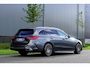 Mercedes-Benz C-klasse Estate 300 AMG Line in nieuwstaat |BTW |Digital Light |Burmester geluid |Panoramadak |Selenietgrijs |19" AMG velgen |1e eigenaar |258 pk |Camera |Cruise |Navi