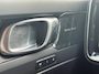 Volvo XC40 Recharge Pro | Warmtepomp | Trekhaak | Two-Tone | Harman Kardon Audio | Panoramadak | 360 Graden Camera | Keyless Entry | Elektrische Achterklep | Elektrisch Verstelbare Voorstoelen | Stoelverwarming | Cruise Control Adaptief | BLIS | Navigatie | Apple Carplay | Android Auto