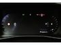 Volvo XC40 B4 Plus Dark | Trekhaak | Verwarmbare voorstoelen en stuurwiel | 4 seizoenen banden | Premium audio by Harman Kardon | Adaptieve cruise control | Verwarmbare voorruit | Keyless | Elektrische achterklep | Apple carplay/Android auto