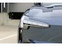 Volvo EX30 Single Motor Extended Range Ultra | 45th Anniversary Edition | 5 jaar garantie - (2 jaar extra fabrieksgarantie) | Zwarte Interieur Bekleding | 20 inch lichtmetalen velgen | Getint glas achter | Verwarmde voorstoelen en stuurwiel | Panoramadak | 360 Graden Camera | Premium Aduio By Harman Kardon | Draadloze telefoonlader | Pilot Assist | Parkeerassistent |