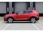 Volvo XC40 T4 Recharge Inscription | Premium audio by Harman Kardon | Adaptieve cruise control | Elektrische voorstoelen | Verwarmbare voorruit | Draadloze telefoonlader  | Extra getint glas achter |