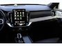 Volvo XC90 T8 Plug-in hybrid Ultra Black Edition | 22" Lichtmetalen Wielen | Bowers & Wilkins Premium Audio | Luchtvering | Geventileerde Voorstoelen met Massage | Extra Getint Glas | Google Infotainment | Nappa Lederen bekleding